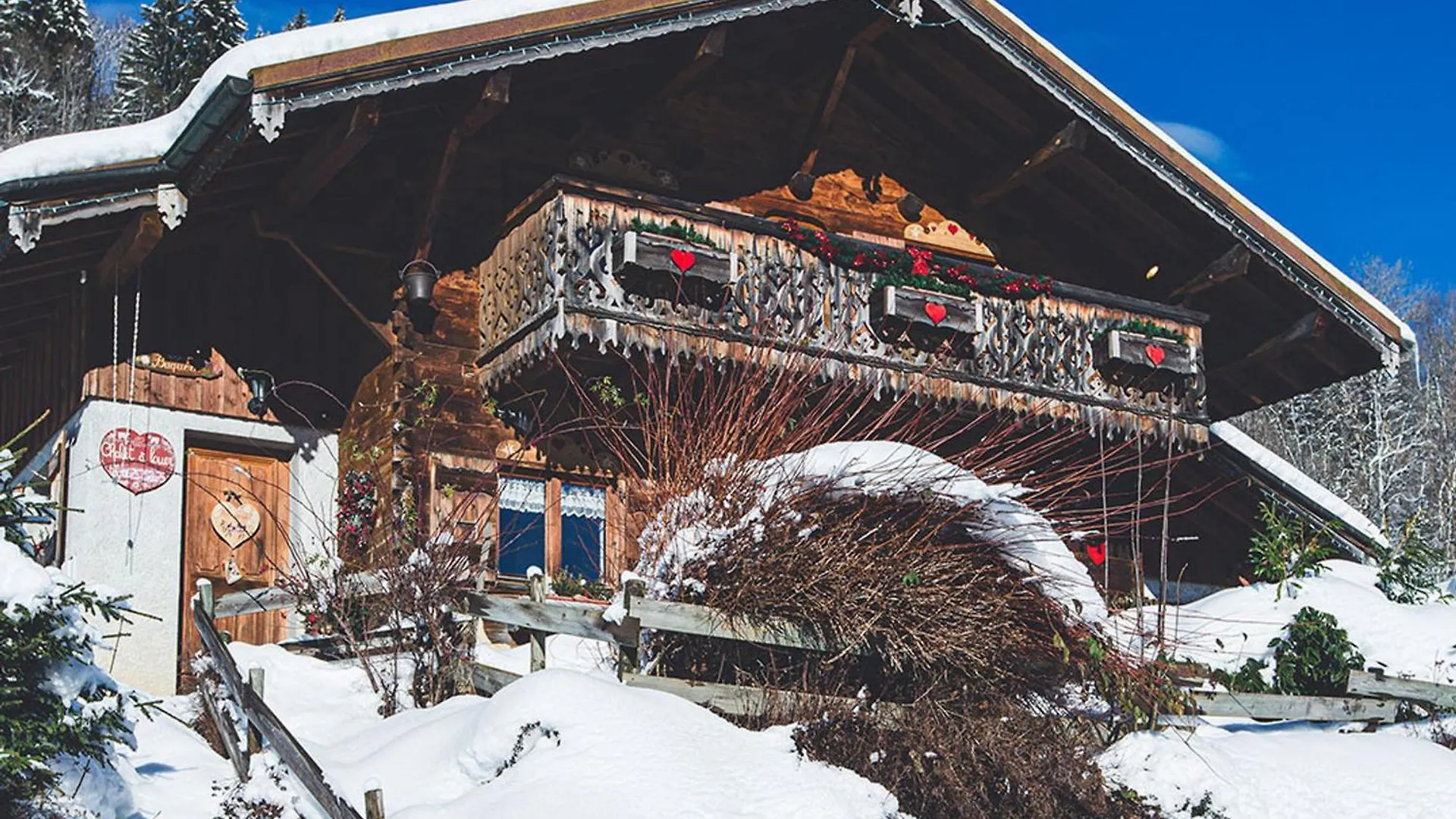 Chalet Aux Gets Avec Wi-Fi, Cheminee, Parking Privatif, Barbecue, Proche Pistes - Fr-1-671-7 Les Gets